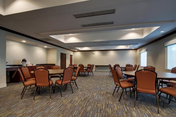 Holiday Inn Express Hotel & Suites Middleboro Raynham image 16